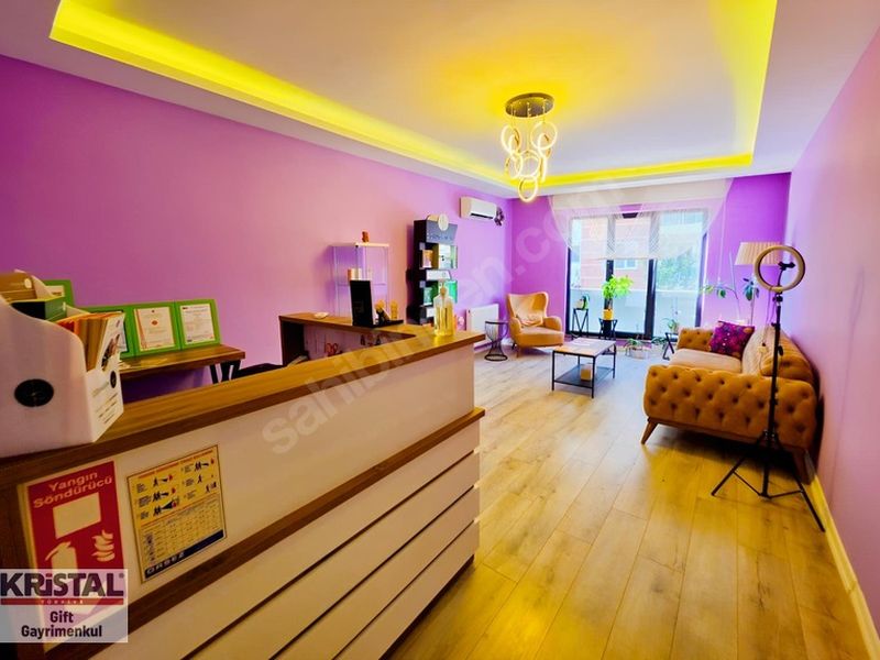 Balat'ta Tam Donanımlı Faal Güzellik Salonu