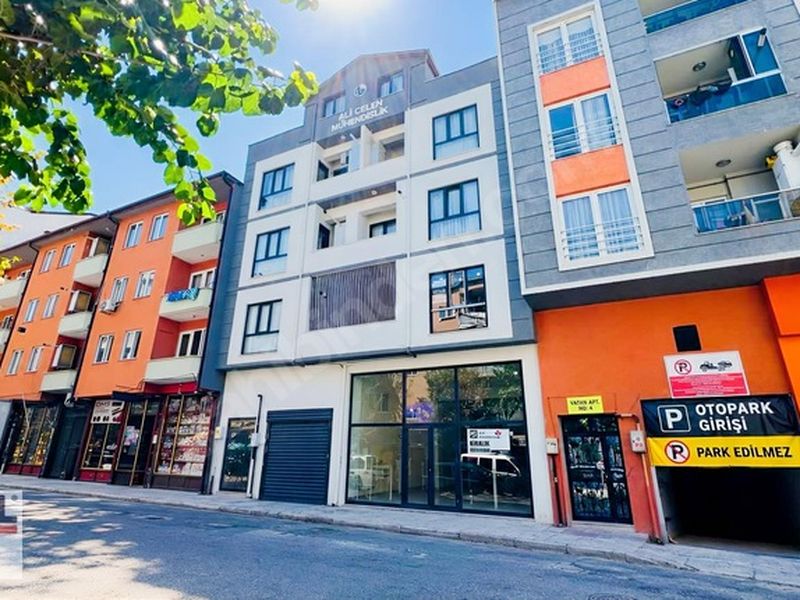 Emekte Fırsat Kiralık 250 m² Dükkan+50 m² Depo