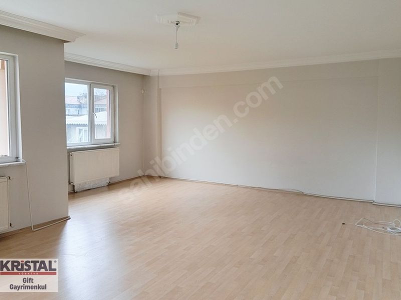 İhsaniye K.OTOPARK Asansör Kiralık 3+1 Boş Daire